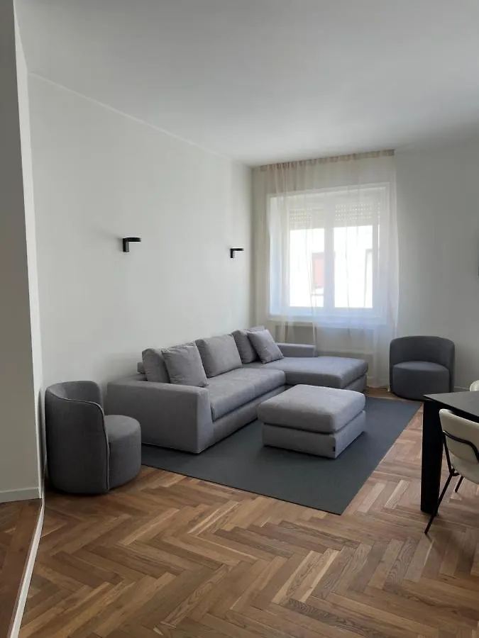 Milano: Bellissimo Appartamento In Pieno Centro
