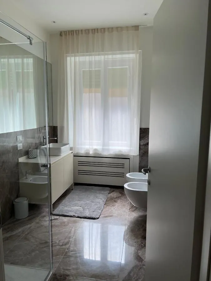 Milano: Bellissimo Appartamento In Pieno Centro Milan