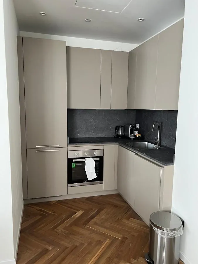 Milano: Bellissimo Appartamento In Pieno Centro 0*, Milan Italy